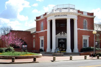 Snelling Dining Commons