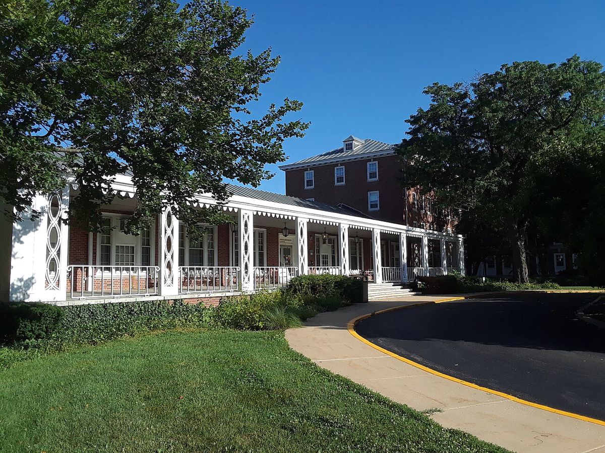 Lincoln Avenue Dining Hall